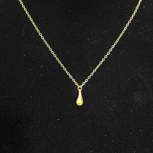 NEW Teardrop Necklace 18k Gold Plate JA23